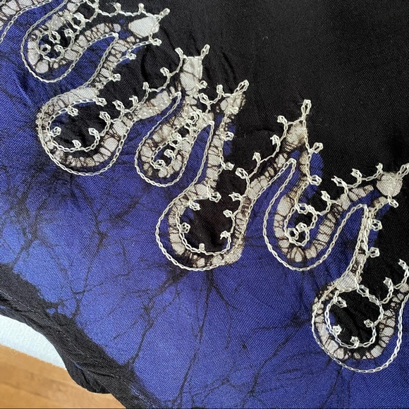 Boho border batik dye and embroidered top 1X - Picture 10 of 10